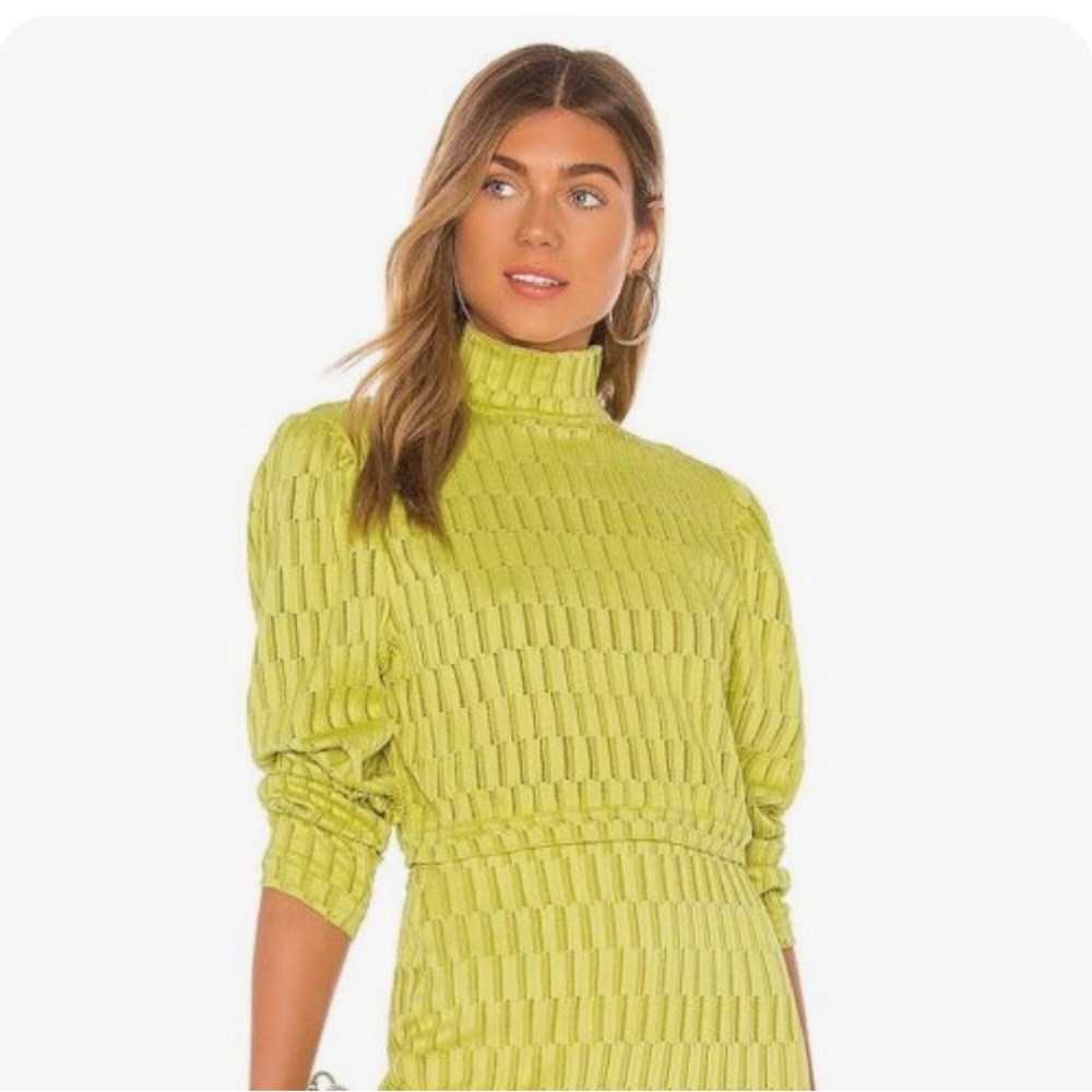 Kendall + Kylie Cropped Puff Sleeve Sweater in wasabi green